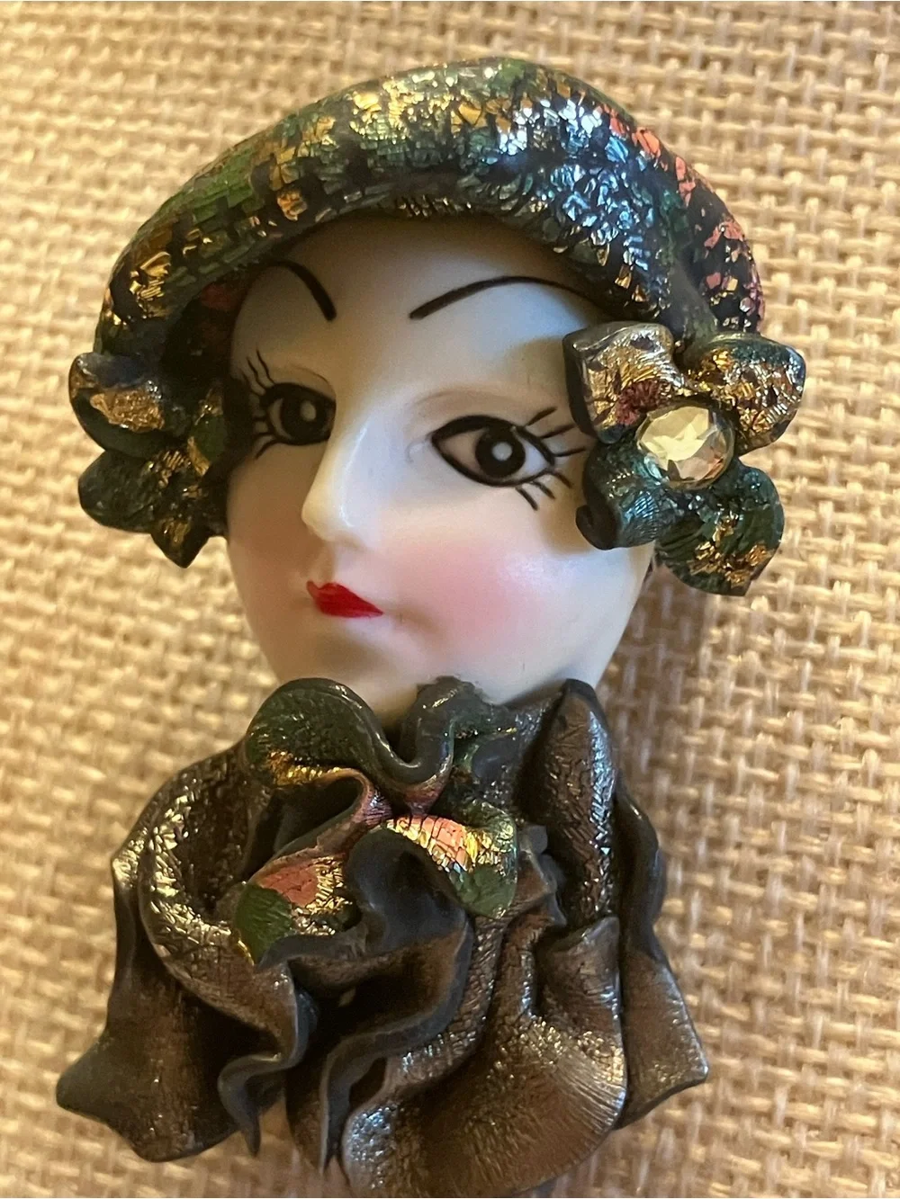 Art Deco - Style Flapper Lady Brooch
